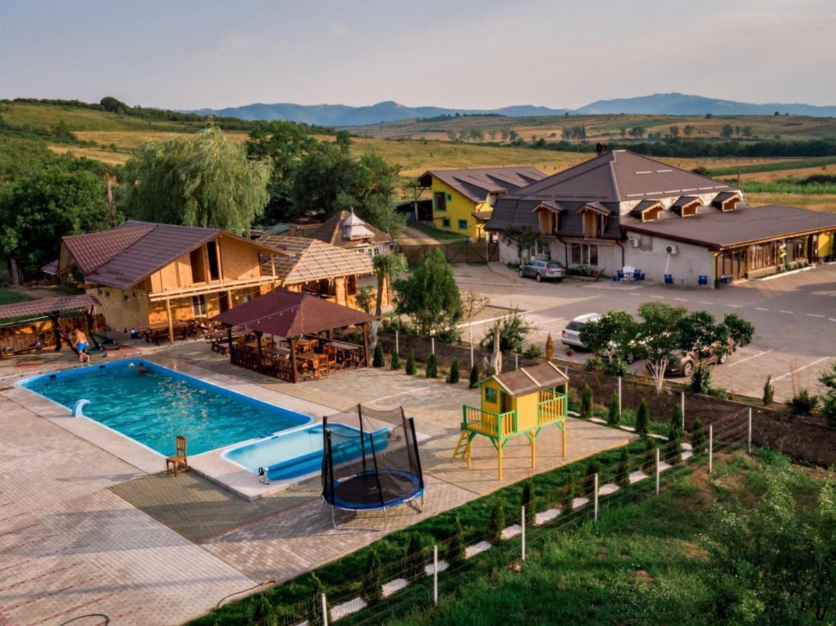 Hotel Complex Stefanesti Bozovici Exterior foto